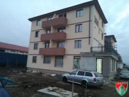 apartament-3-camere-cu-gradina-geam-la-baie-3